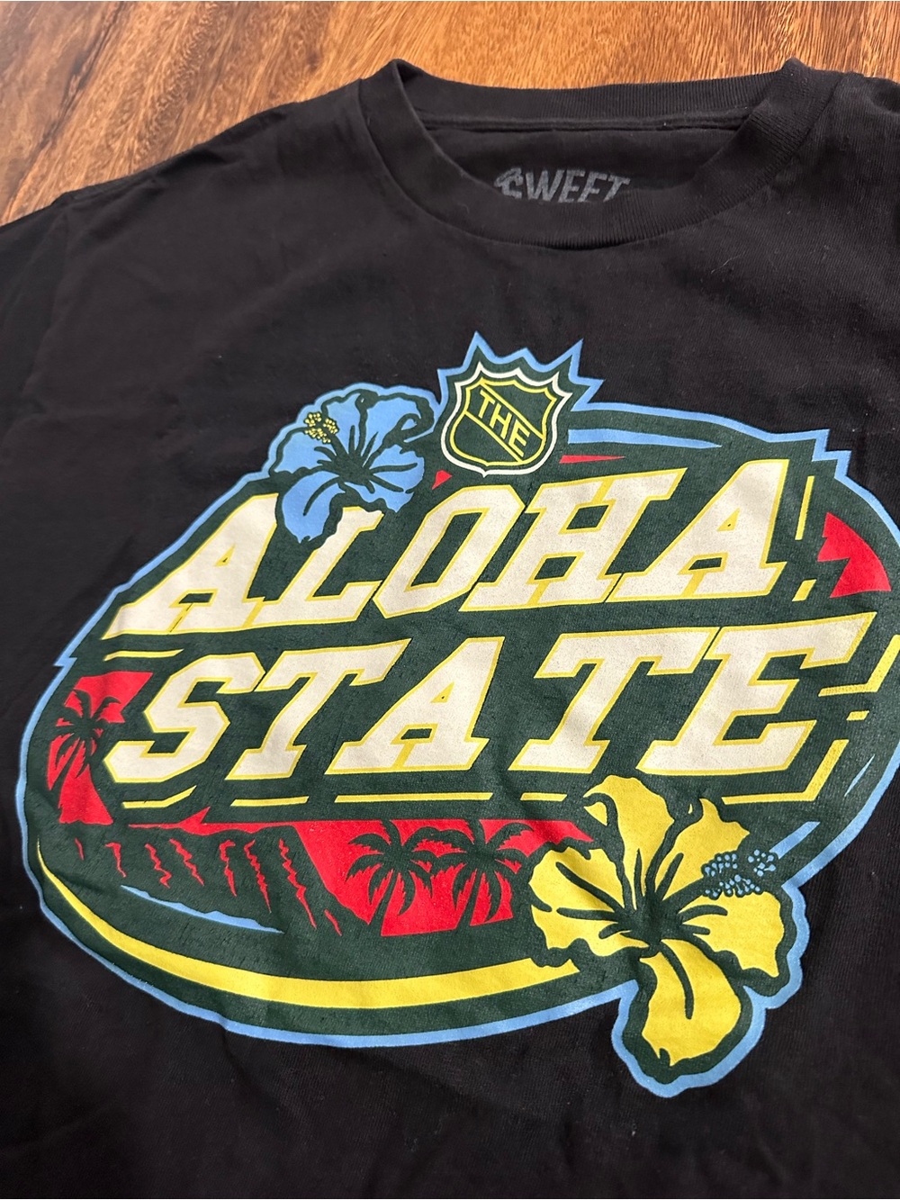 Sweet Men’s The Aloha State Graphic Cotton Crewneck Short Sleeve Black Shirt  M